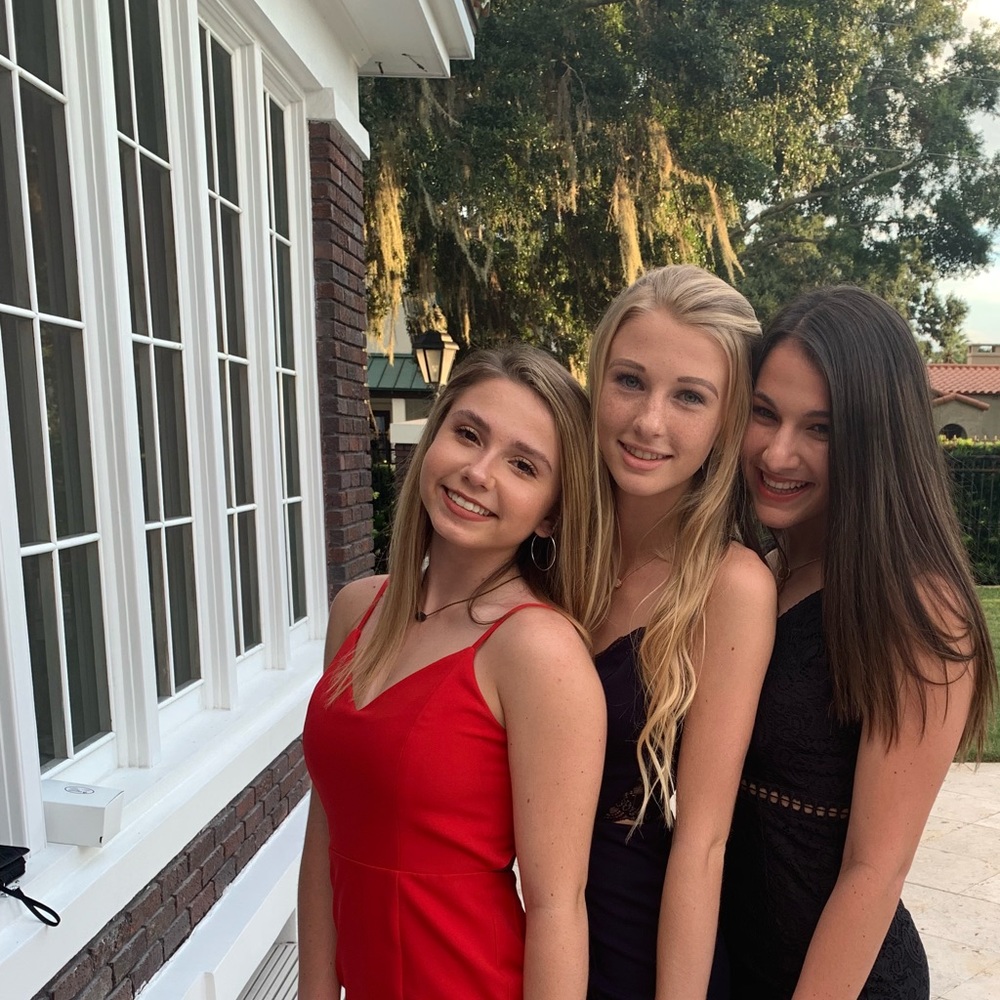 Meet your Posher, Lauren